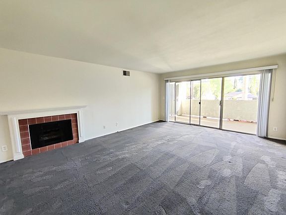5th image of 13131 Moorpark St APT 201