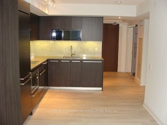 2nd image of 70 Queens Wharf Rd #1911