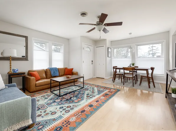 425 Cochlin St, Traverse City, MI 49686
