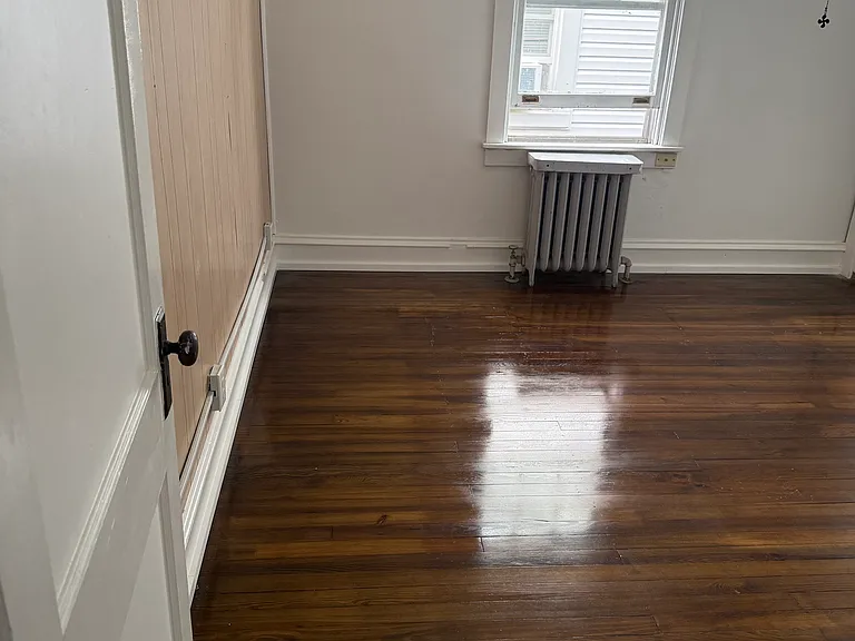2406 Noble St — Photo 15