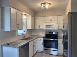 874 Kirk Dr SE, Grand Rapids, MI 49546