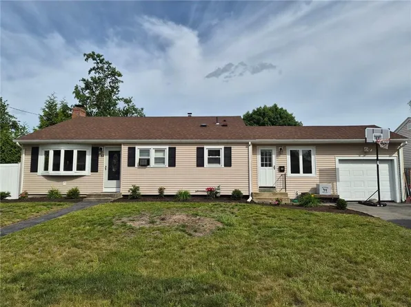 88 Glenbrook Rd, Warwick, RI 02889