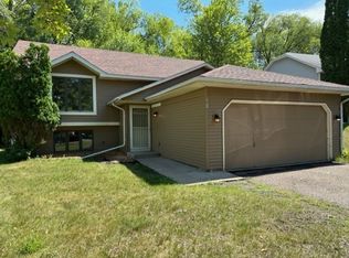 3518 Coachman Rd, Eagan, MN 55122
