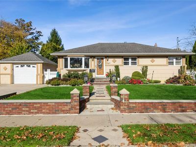 8 Bolton Road, New Hyde Park, NY, 11040