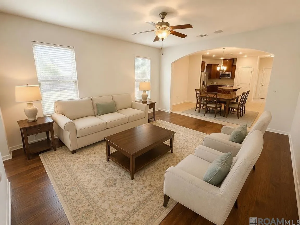 3 bed, 1672 sqft, $2,600 — Photo 2
