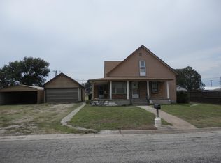 215 S 8th St, Wakeeney, KS 67672