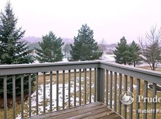 745 Sycamore Ct, Lindenhurst, IL 60046