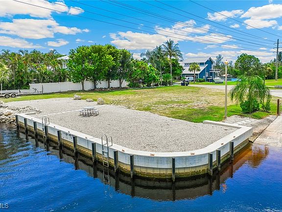 3rd image of 6118 Park Rd