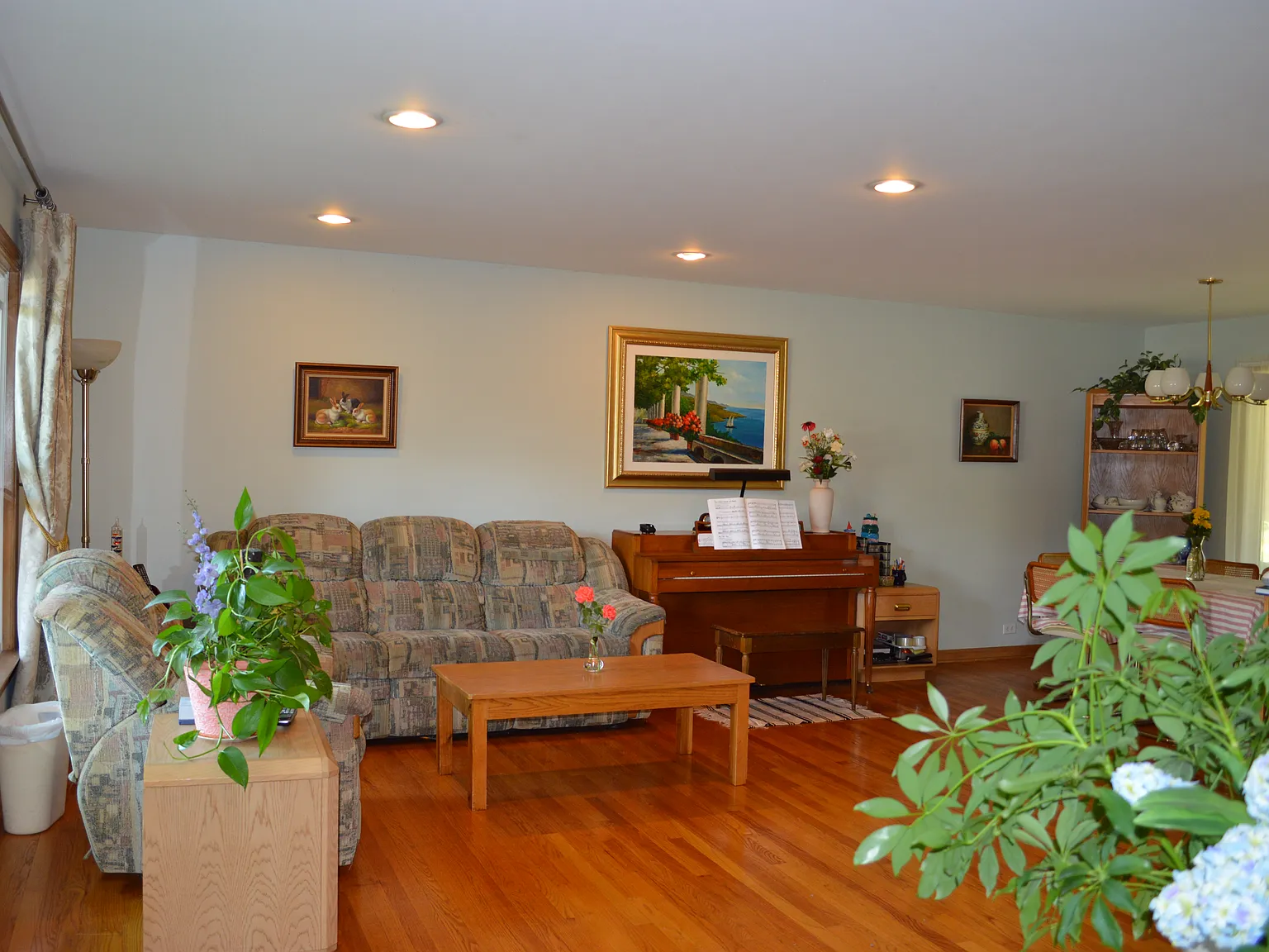 3 bed, 2.5 bath, 1528 sqft, $3,900 — Photo 3