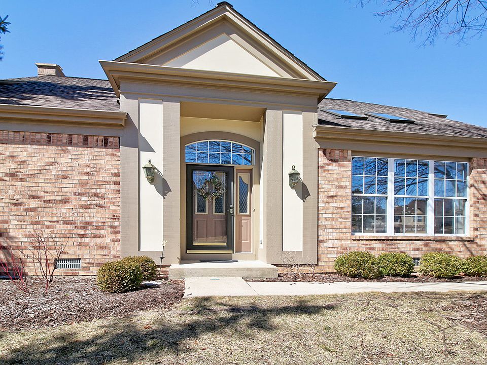 1st image of 254 Lorraine Cir