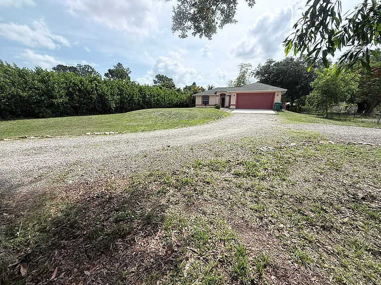 2360 Birdsong Ln — Photo 2
