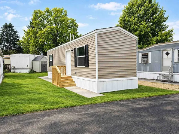 6835 Richmond Rd Trailer 72, Glenwillow, OH 44139