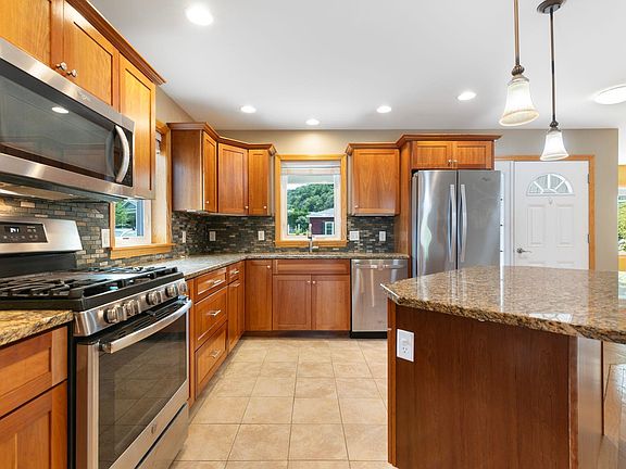3rd image of 171 Buttonwood Drive