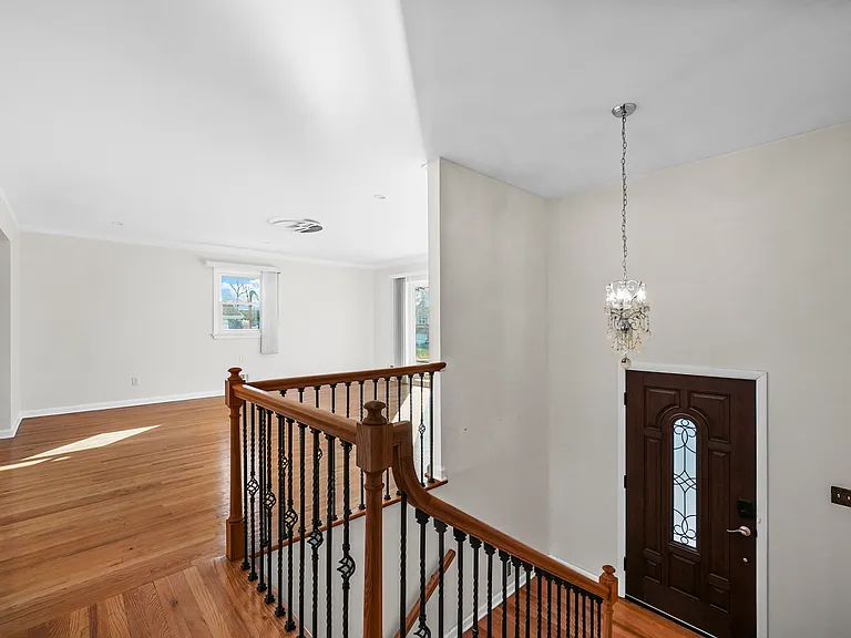 895 Patton St — Photo 29
