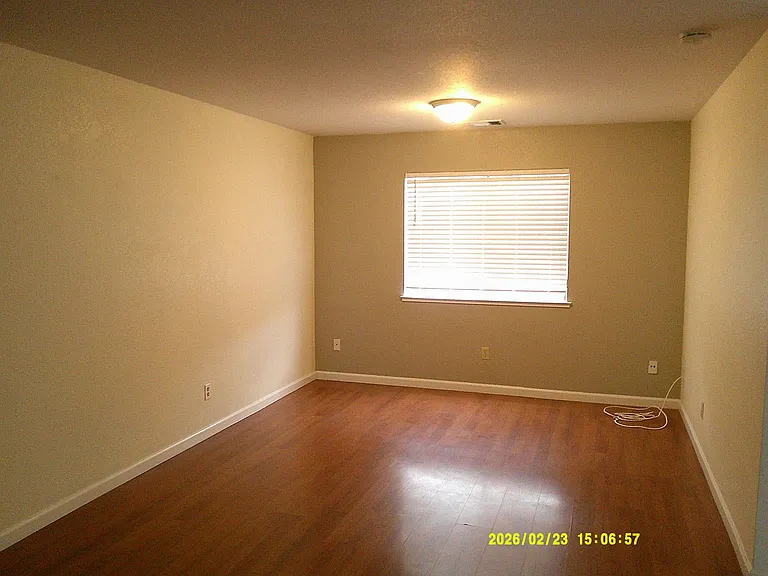 265 Sanborn Ln — Photo 6