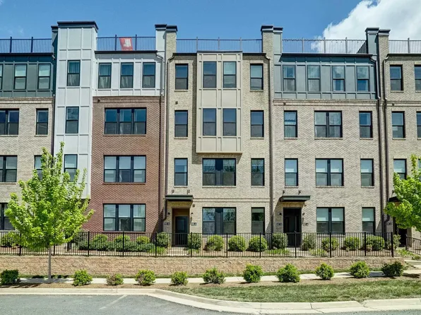 915 Salamander St #A, Charlottesville, VA 22911