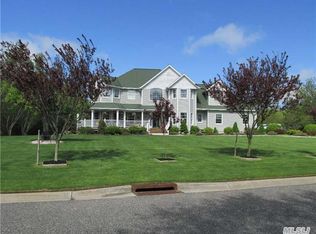 8 Jareds Path, Brookhaven, NY 11719