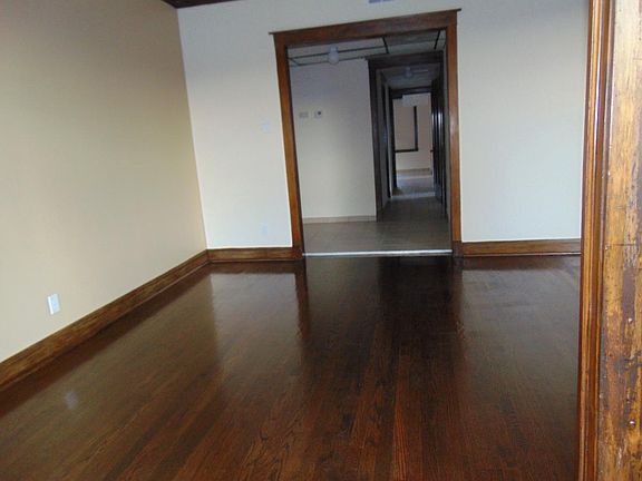 5th image of 6245 S Sacramento Ave