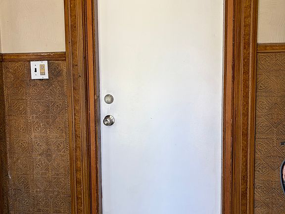 2nd image of 5434 Baywood St Floor 1