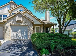 1090 Bradbury Cir, Carol Stream, IL 60188