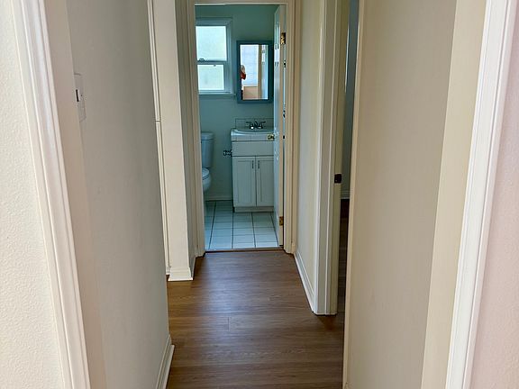 5th image of 860 Manhattan Beach Blvd #B