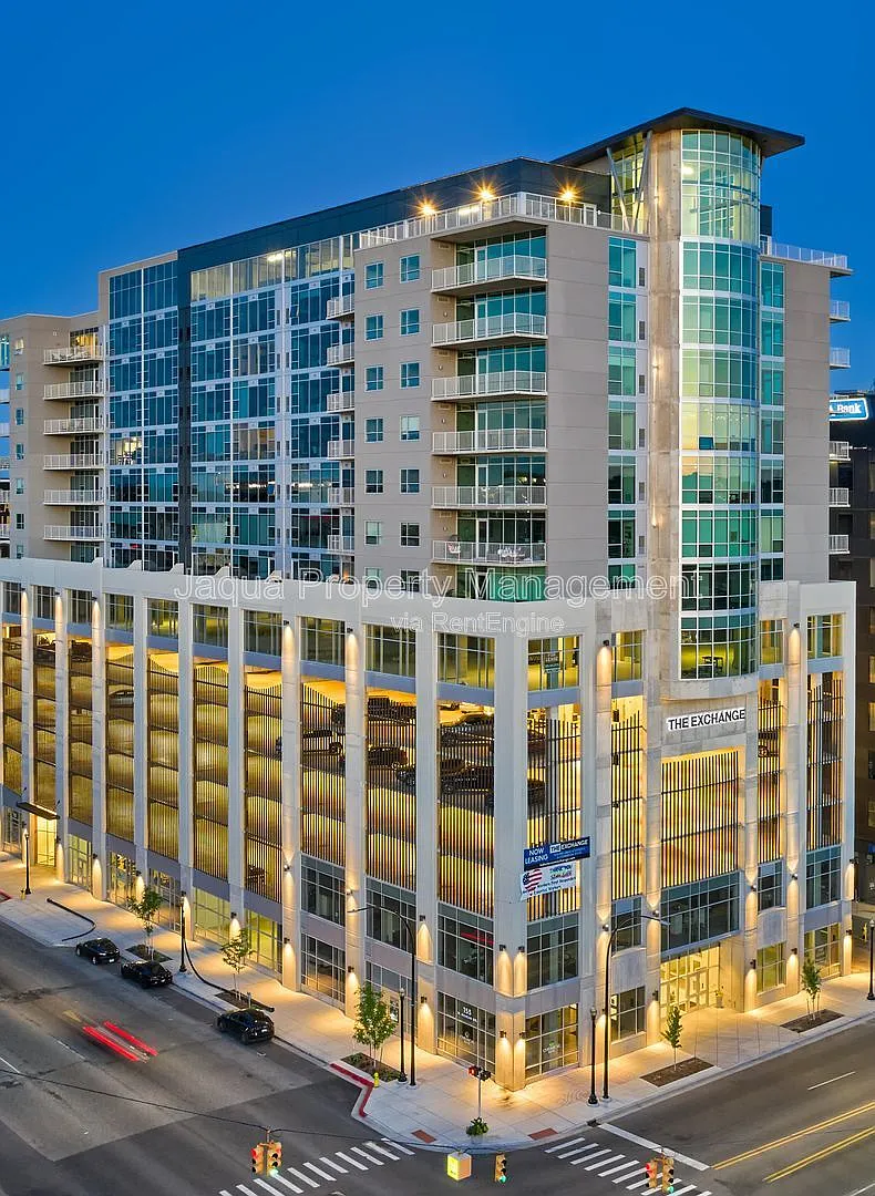 1 bed, 1.0 bath, 793 sqft, $3,900 — Photo 1