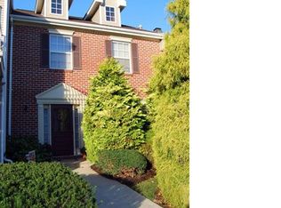 1958 Pine Ct, Hellertown, PA 18055