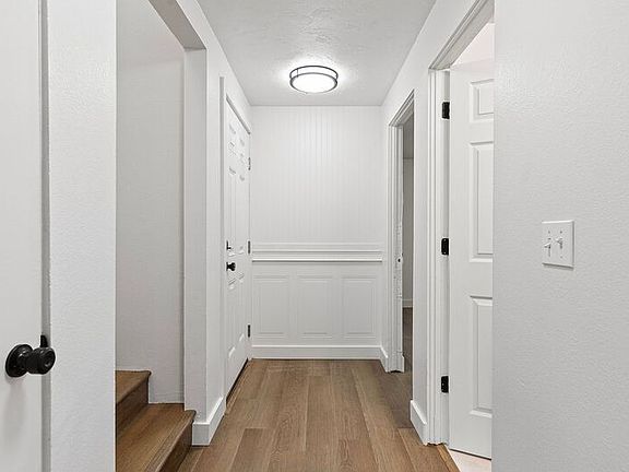4th image of 2105 Hawkins Ln