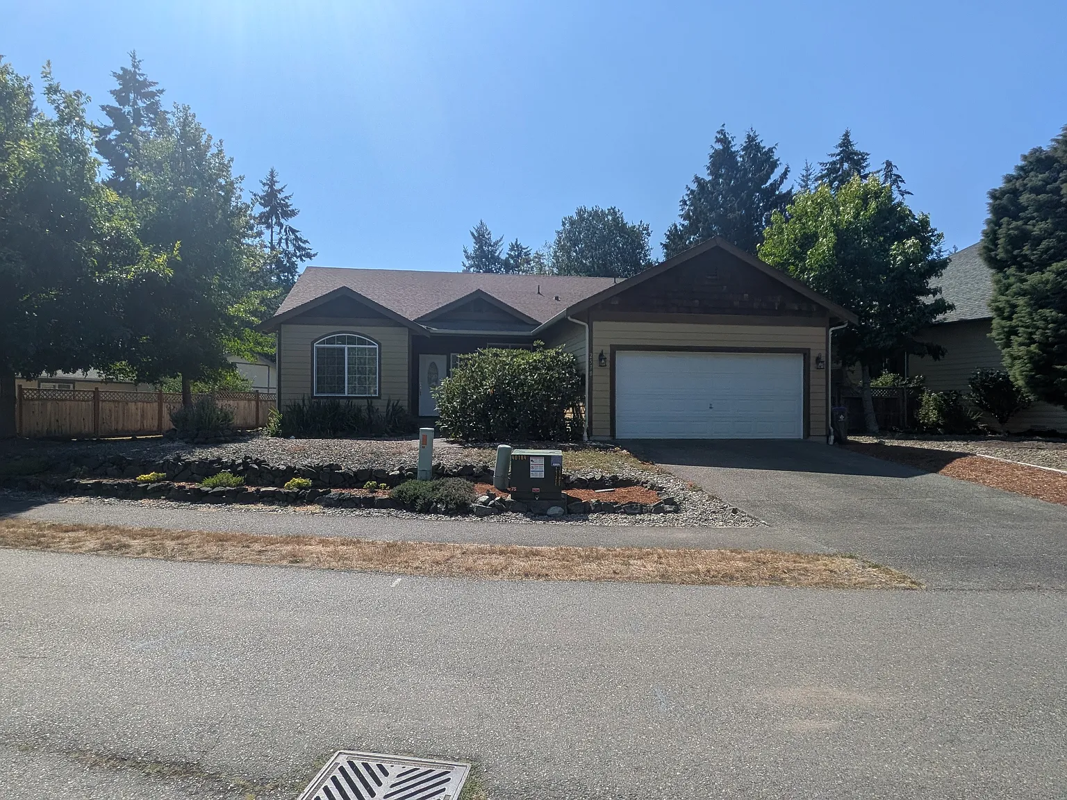 3 bed, 1694 sqft, $2,600 — Photo 1