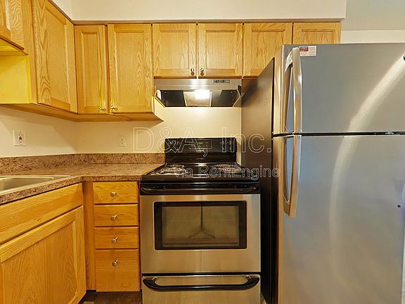 4th image of 855 NW Oak Ave