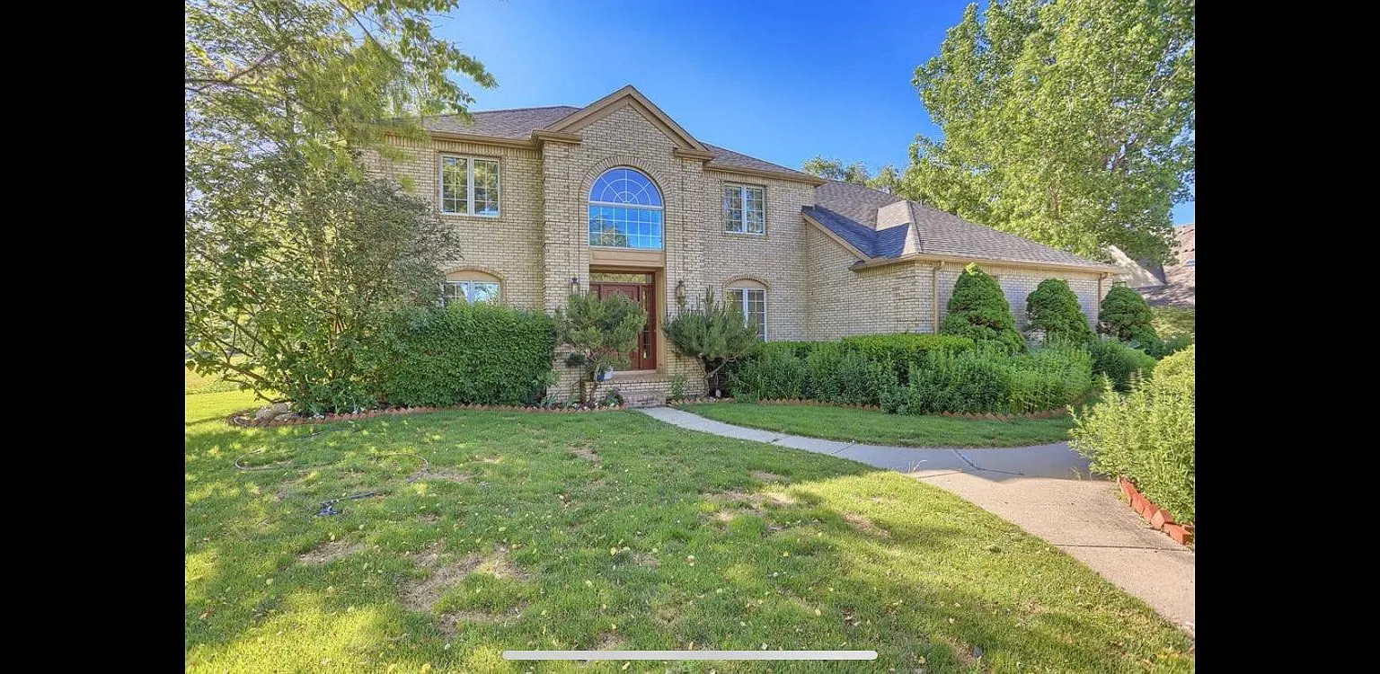 Bentbrook Dr, Champaign — Photo 2