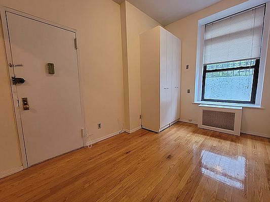 5th image of 527 E 83rd St APT 1W