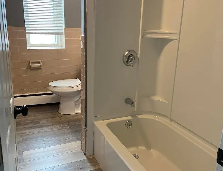 32 Chestnut St #27 — Photo 16