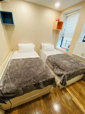 Rented by Manhattan Management Group | media 25