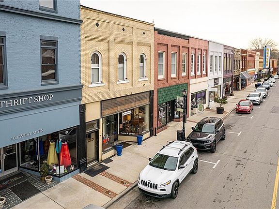 5th image of 105 W Main St