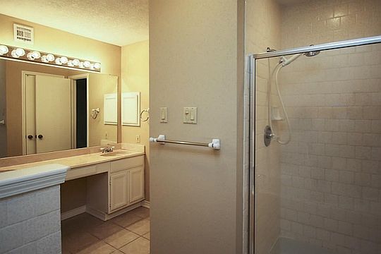 1st image of 5539 Woodland Glade Dr