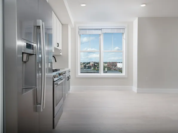 425 Border St #405, Boston, MA 02128