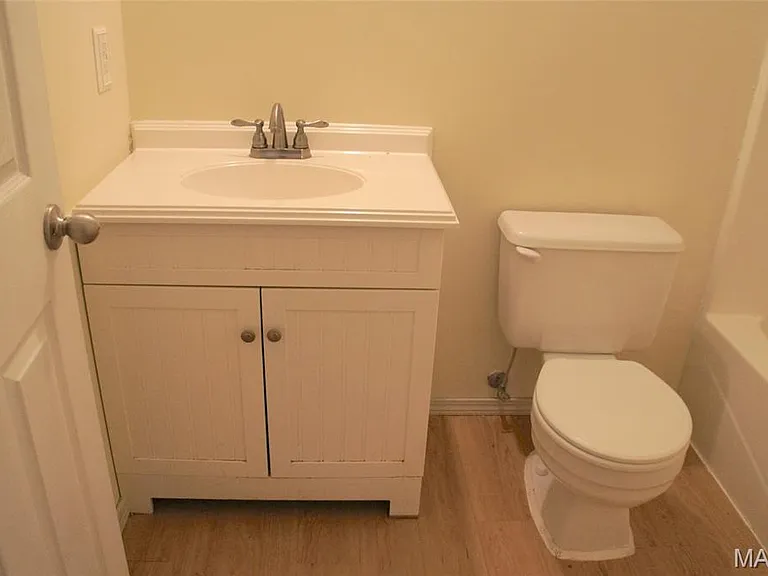 1420 Royal Oak Ct — Photo 16