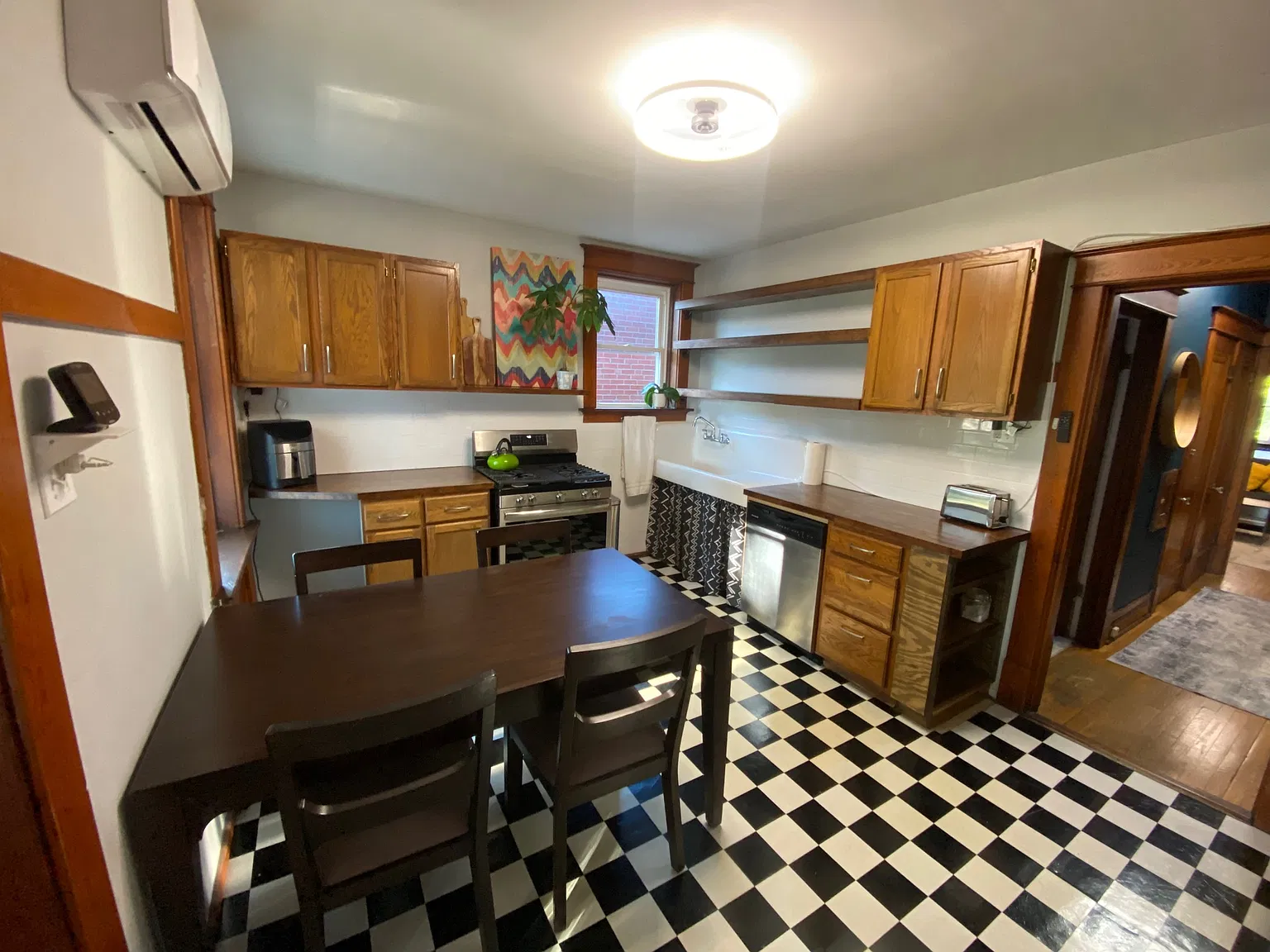 1 bed, 988 sqft, $1,095 — Photo 2