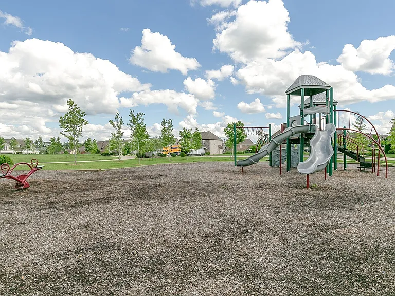 1477 Channing Dr — Photo 32