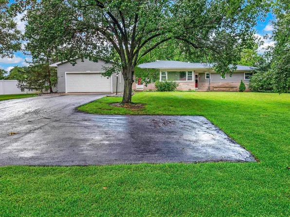 2434 N Spruce Dr, Bluffton, IN 46714