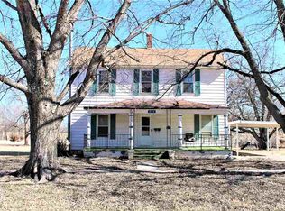204 Walnut St, Halstead, KS 67056