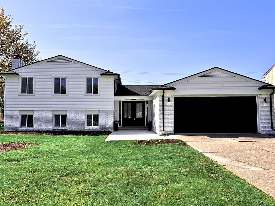 1st image of 22589 Bell Brook St