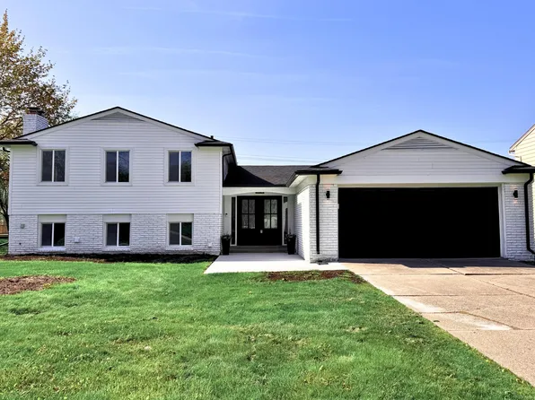 22589 Bell Brook St, Southfield, MI 48034