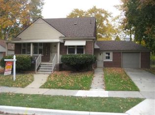 22776 Hayes Ave, Eastpointe, MI 48021