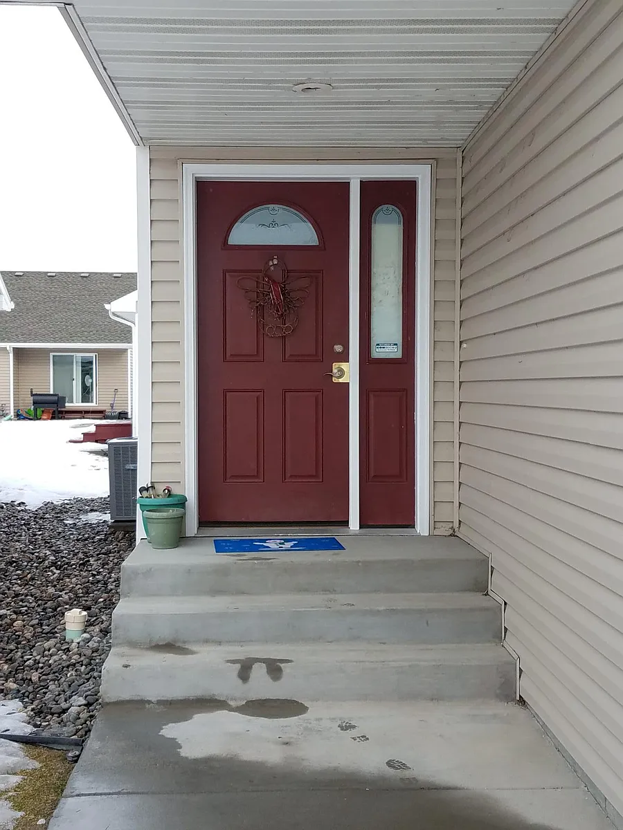Front door - 1525 Bench Blvd #19