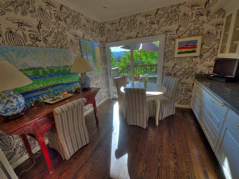 9 Carriage Ct — Photo 5