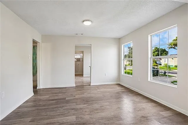 9541 Palm St — Photo 3