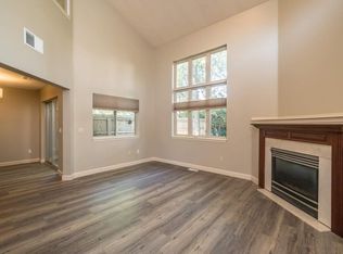 906 E Jane Ln, Sioux Falls, SD 57108