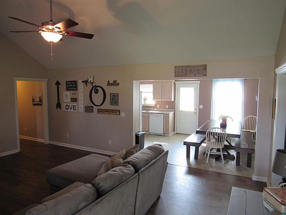 3rd image of 52 Cobblestone Ct